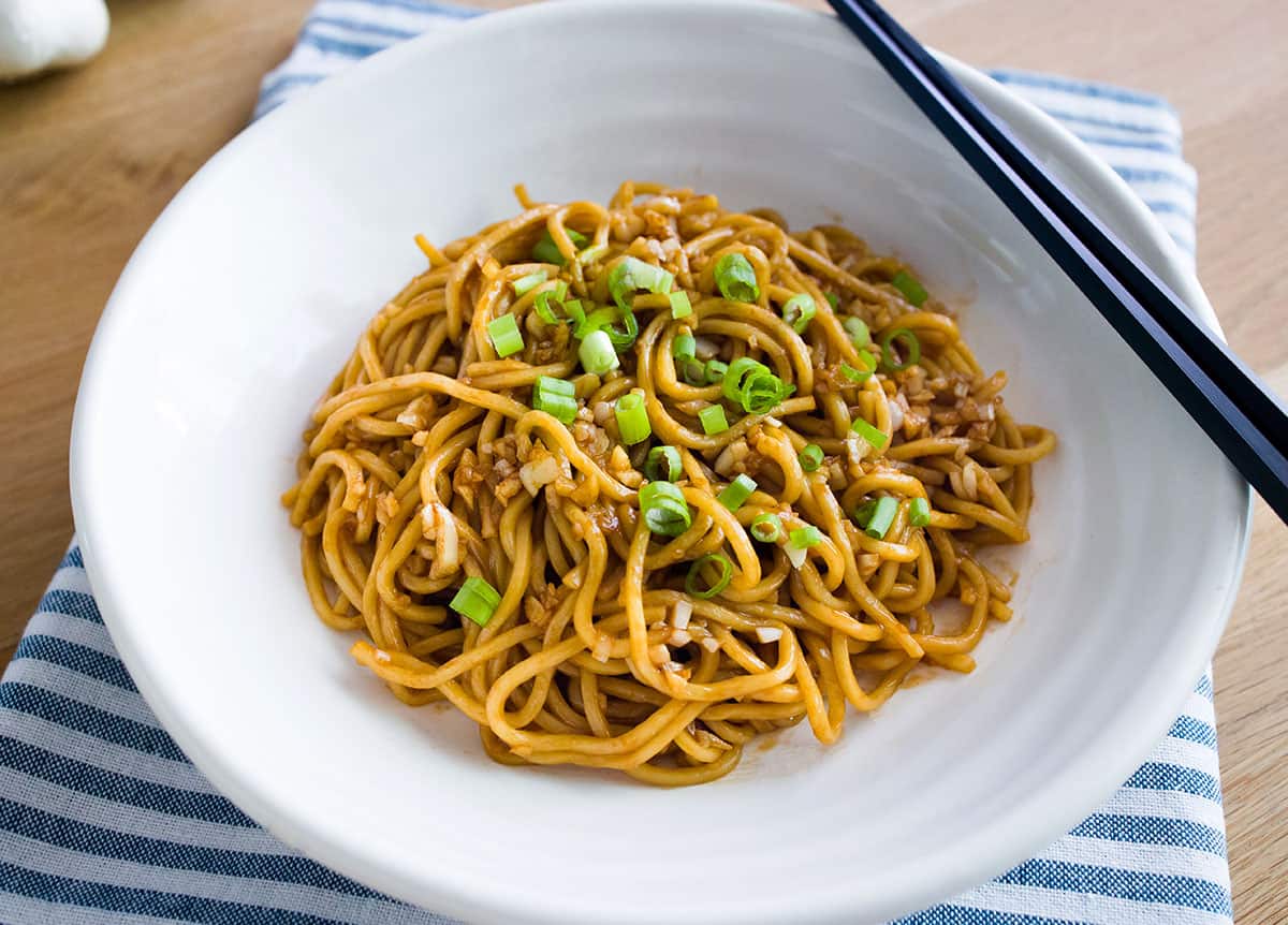 Asian Garlic Noodles Recipe Quick and Easy!